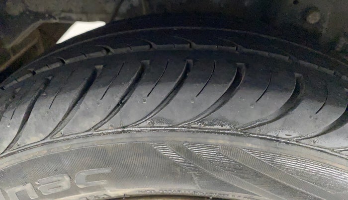 2018 Hyundai Eon ERA +, Petrol, Manual, 39,371 km, Right Rear Tyre Tread