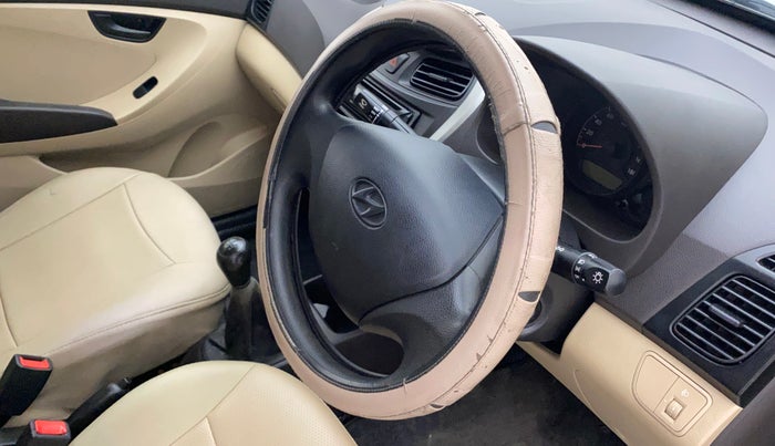 2018 Hyundai Eon ERA +, Petrol, Manual, 39,371 km, Steering wheel - Steering cover is minor torn