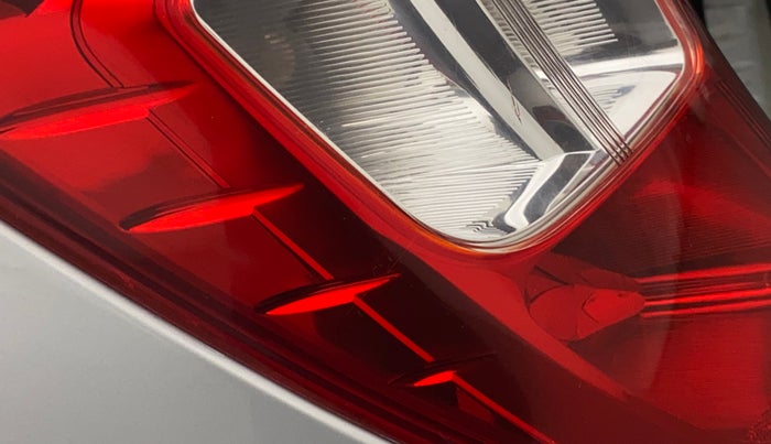 2018 Hyundai Eon ERA +, Petrol, Manual, 39,371 km, Left tail light - Minor scratches