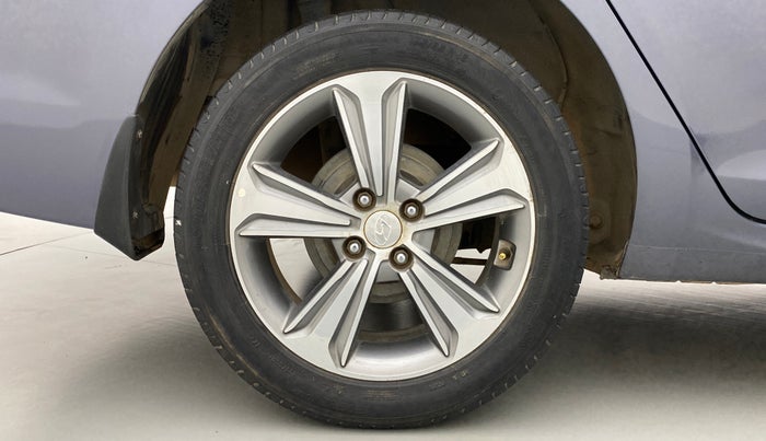 2017 Hyundai Verna 1.6 CRDI SX + AT, Diesel, Automatic, 91,968 km, Right Rear Wheel