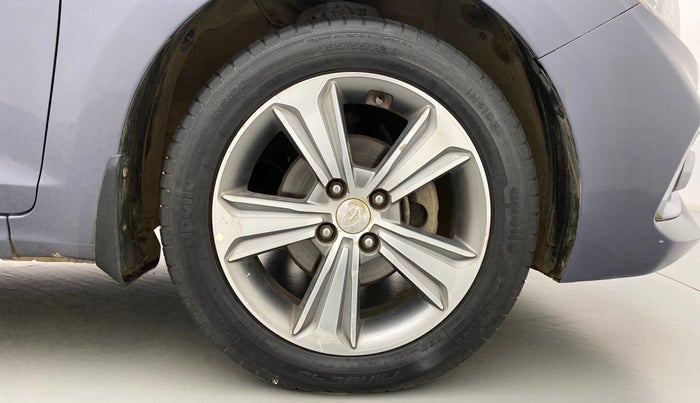 2017 Hyundai Verna 1.6 CRDI SX + AT, Diesel, Automatic, 91,968 km, Right Front Wheel