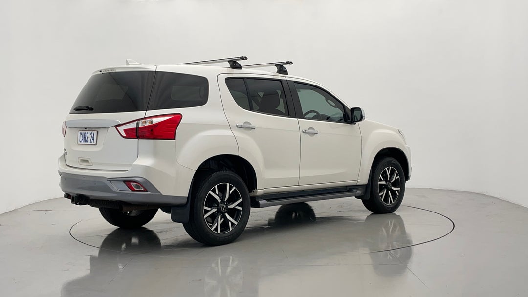 Right Back Diagonal (45- Degree) View