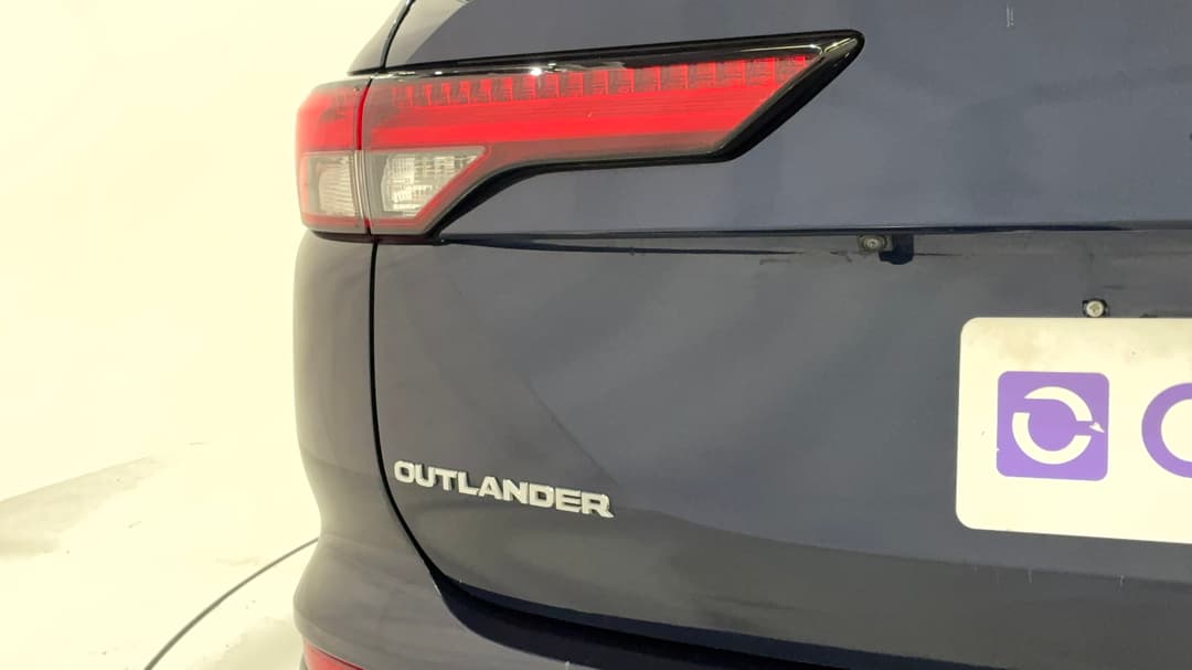 2021 Mitsubishi Outlander Ls 7 Seat (2WD), Automatic, 38414 km, Badge (Boot Left Side)