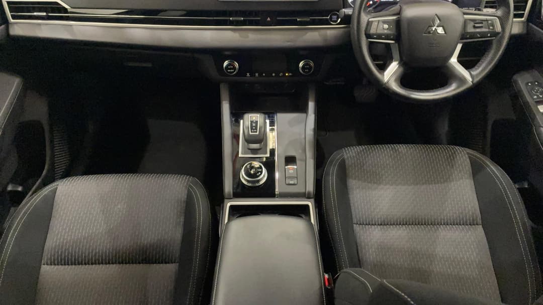 2021 Mitsubishi Outlander Ls 7 Seat (2WD), Automatic, 38414 km, Center Console
