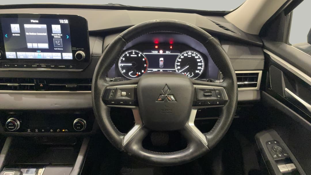 2021 Mitsubishi Outlander Ls 7 Seat (2WD), Automatic, 38414 km, Steering Wheel Close-up