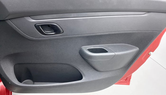 2016 Renault Kwid RXT, Petrol, Manual, 32,996 km, Driver Side Door Panels Control