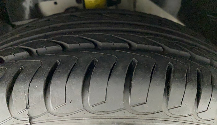 2018 Ford Ecosport AMBIENTE 1.5L DIESEL, Diesel, Manual, 37,750 km, Left Front Tyre Tread