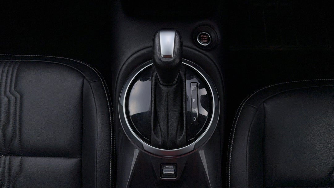 2023 Nissan Juke St-l, Automatic, 57218 km, Gear Lever 