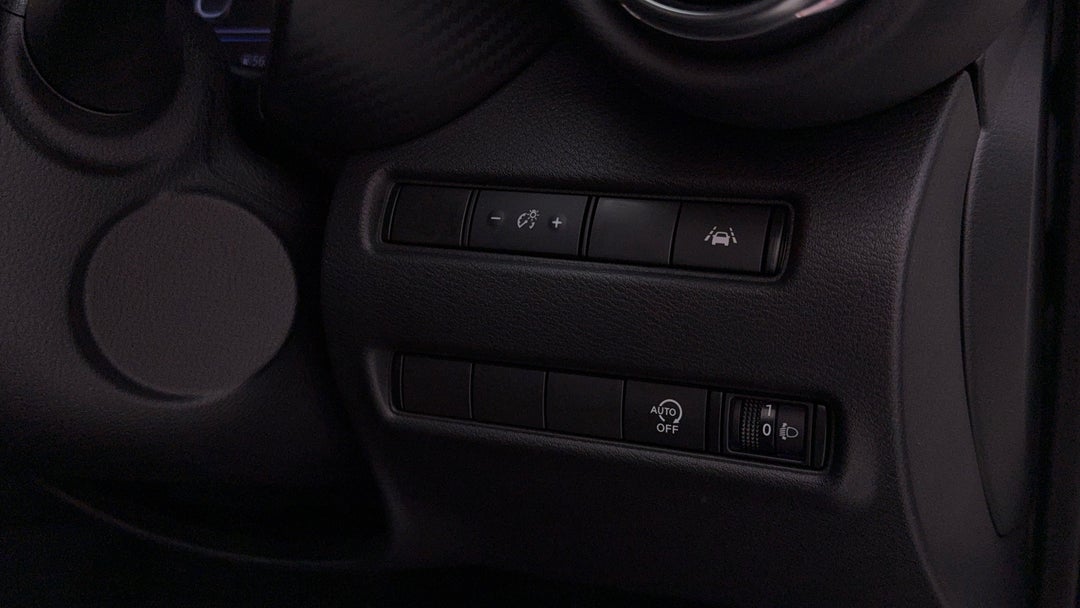 2023 Nissan Juke St-l, Automatic, 57218 km, Utility Switches/Buttons