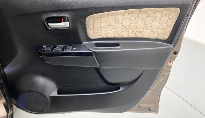 2017 Maruti Wagon R 1.0 VXI, Petrol, Manual, 52,948 km, Driver Side Door Panels Control