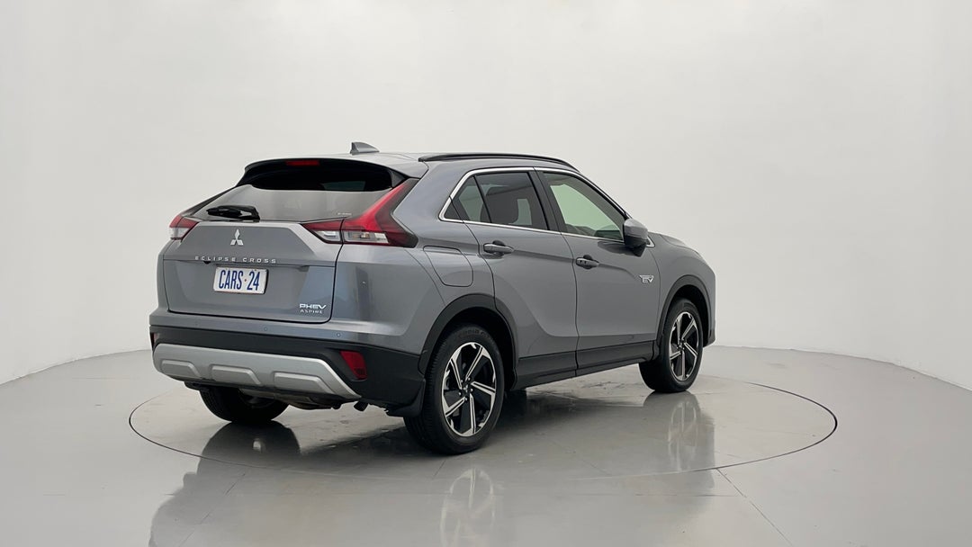 Right Back Diagonal (45- Degree) View