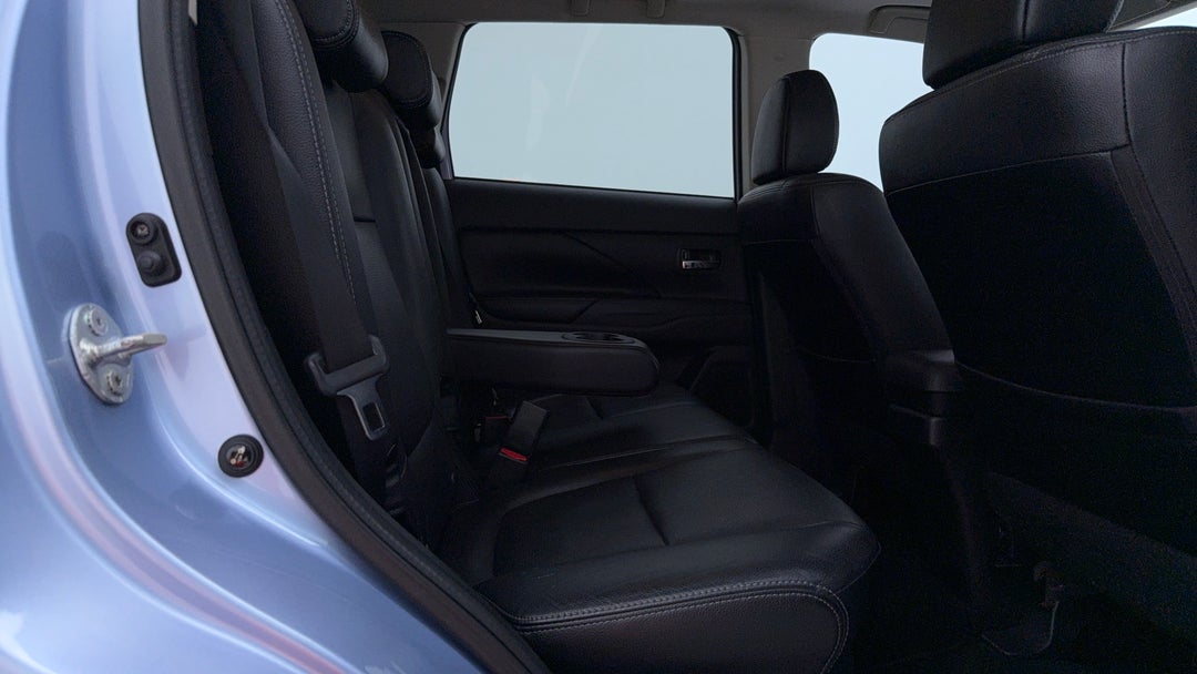 Right Side Rear Door Cabin View