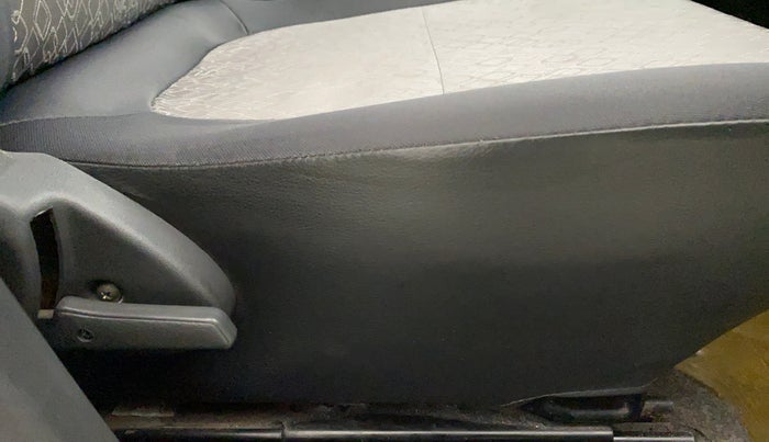 2016 Maruti Alto 800 LXI, Petrol, Manual, 34,996 km, Driver Side Adjustment Panel