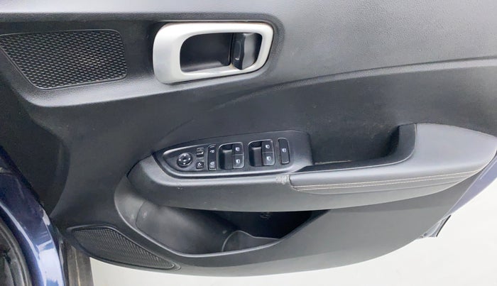2019 Hyundai VENUE SX(O) CRDi, Diesel, Manual, 55,828 km, Driver Side Door Panels Control