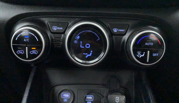 2019 Hyundai VENUE SX(O) CRDi, Diesel, Manual, 55,828 km, Automatic Climate Control