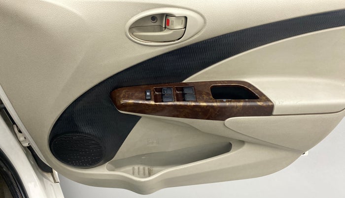 2014 Toyota Etios Liva G, Petrol, Manual, 45,164 km, Driver Side Door Panels Control