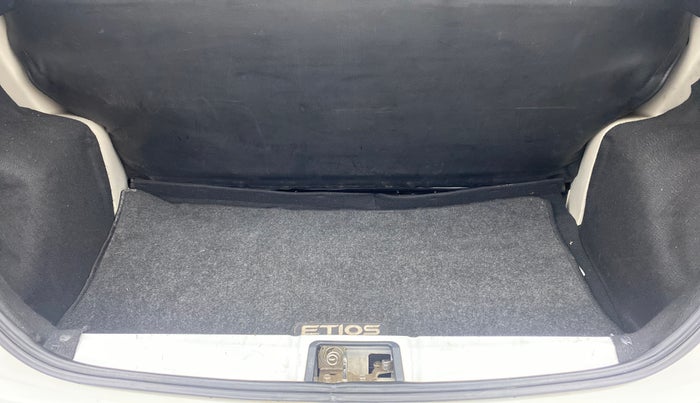 2014 Toyota Etios Liva G, Petrol, Manual, 45,164 km, Boot Inside
