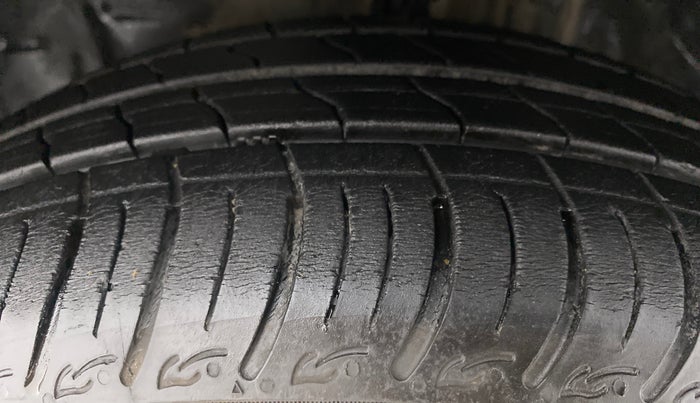 2014 Toyota Etios Liva G, Petrol, Manual, 45,164 km, Left Front Tyre Tread