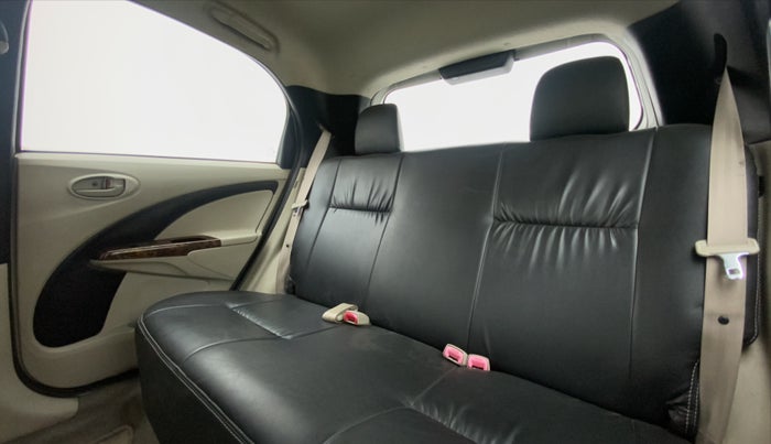 2014 Toyota Etios Liva G, Petrol, Manual, 45,164 km, Right Side Rear Door Cabin