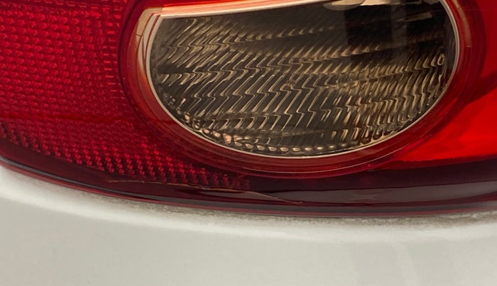 2014 Toyota Etios Liva G, Petrol, Manual, 45,164 km, Right tail light - Minor damage