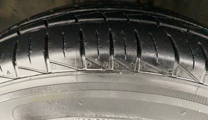 2019 Maruti Alto LXI, Petrol, Manual, 18,278 km, Left Front Tyre Tread