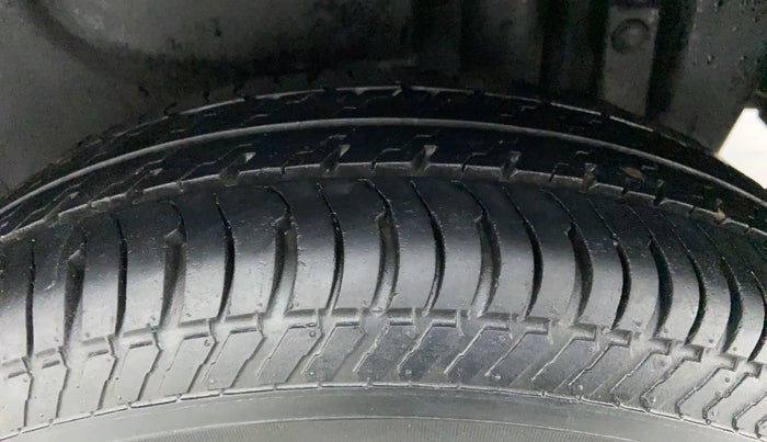 2013 Maruti Swift Dzire VXI 1.2 BS IV, Petrol, Manual, 1,05,439 km, Left Rear Tyre Tread