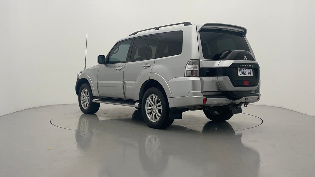 Left Back Diagonal (45- Degree) View