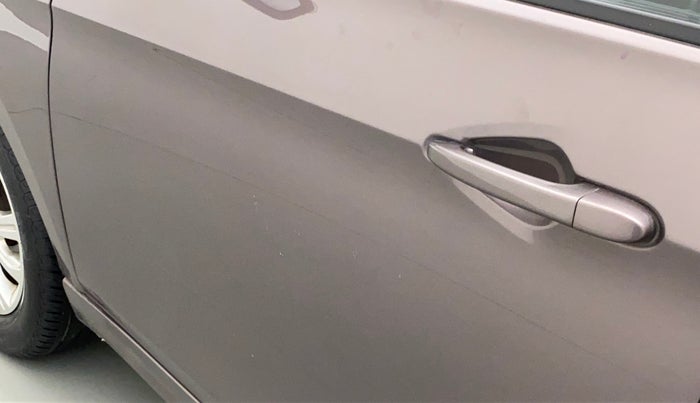 2017 Tata Tiago XZA PETROL, Petrol, Automatic, 20,525 km, Front passenger door - Minor scratches