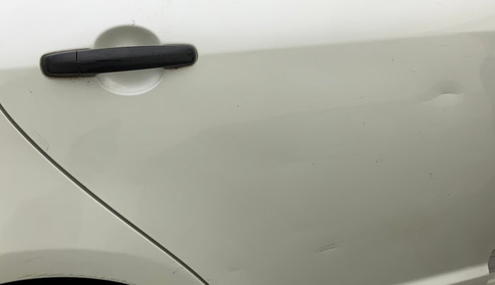 2010 Maruti Swift LXI, Petrol, Manual, 70,437 km, Right rear door - Minor scratches
