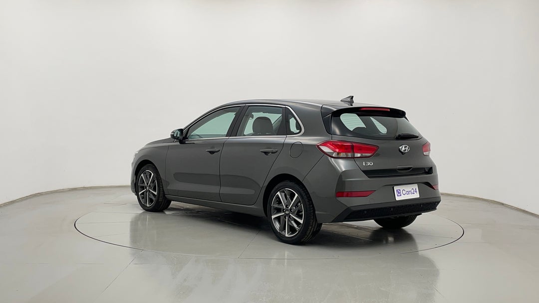 Left Back Diagonal (45- Degree) View