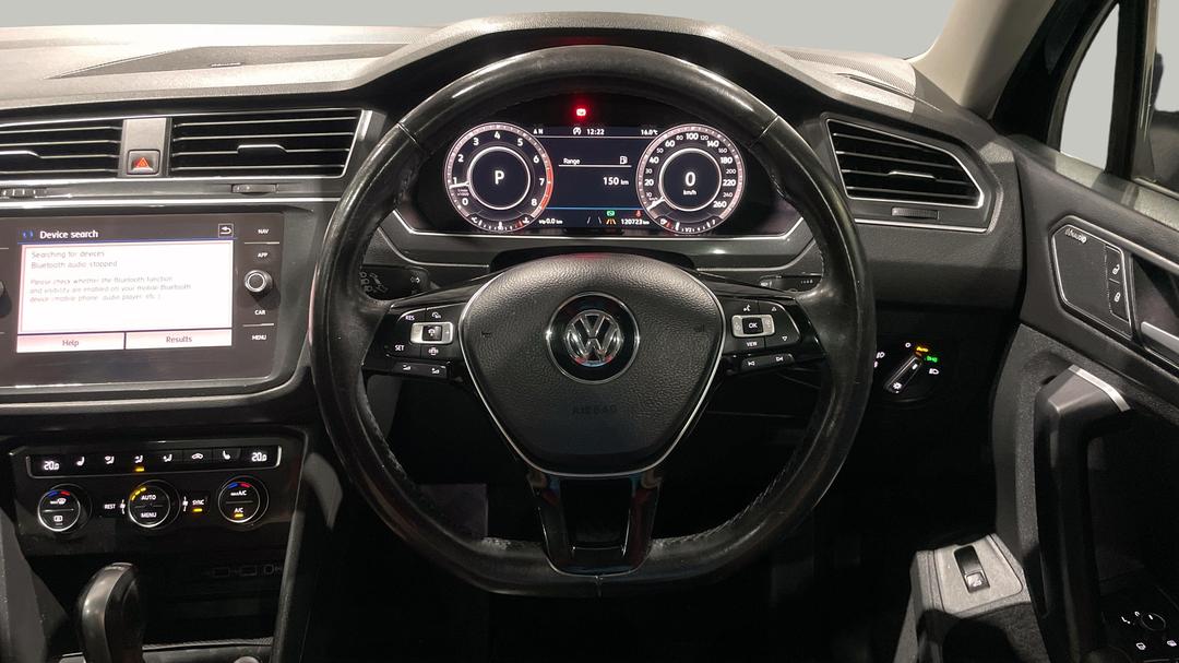 2018 Volkswagen Tiguan 132 Tsi Comfortline, Automatic, 120723 km, Steering Wheel Close-up