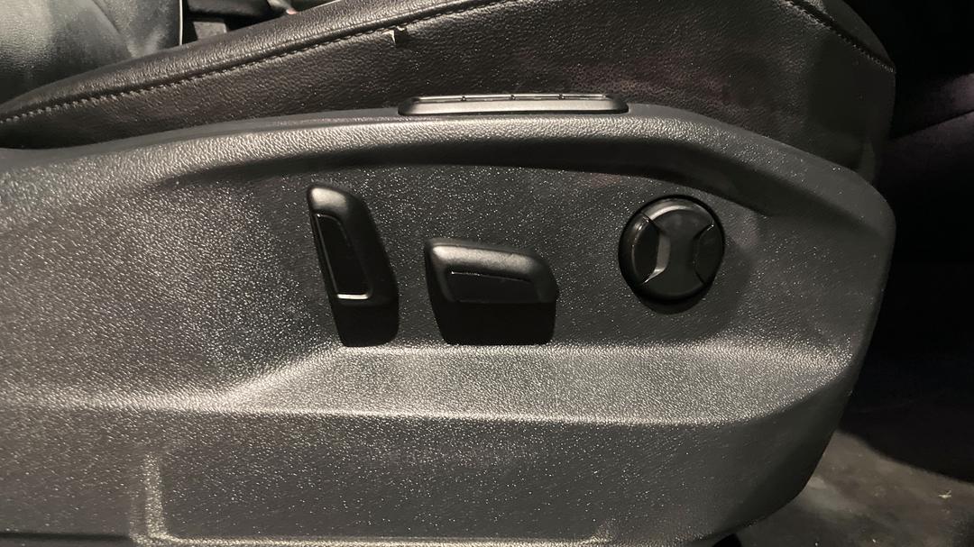 2018 Volkswagen Tiguan 132 Tsi Comfortline, Automatic, 120723 km, Drivers Side Adjustment Panel