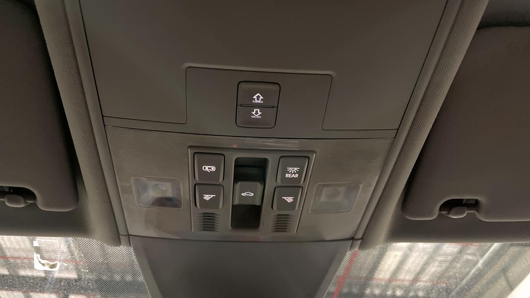 2018 Volkswagen Tiguan 132 Tsi Comfortline, Automatic, 120723 km, On-Roof Controls/Sunglass holder