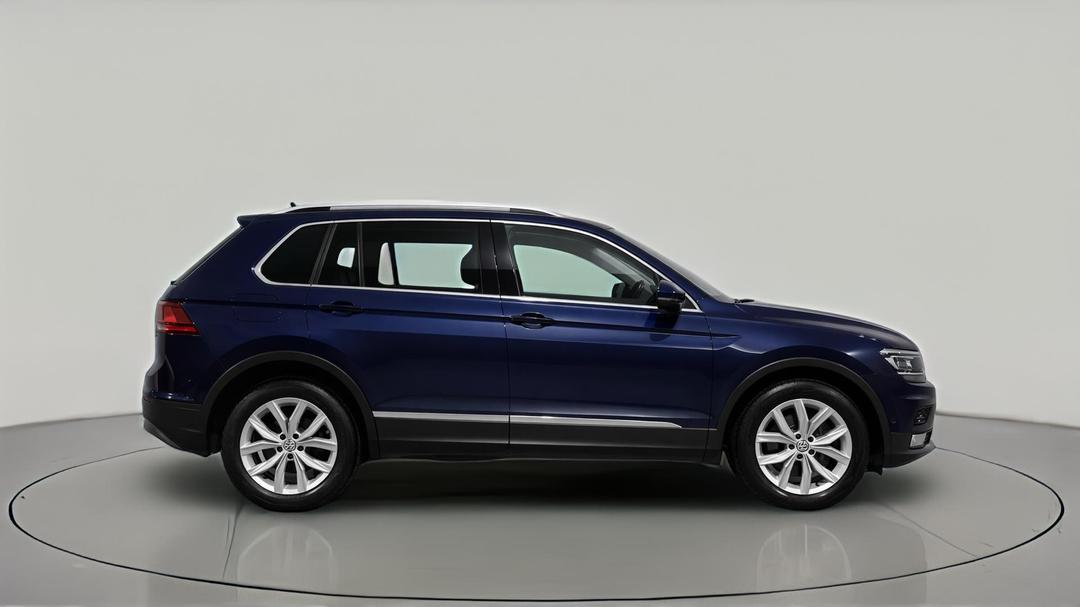 2018 Volkswagen Tiguan 132 Tsi Comfortline, Automatic, 120723 km, Right Side View