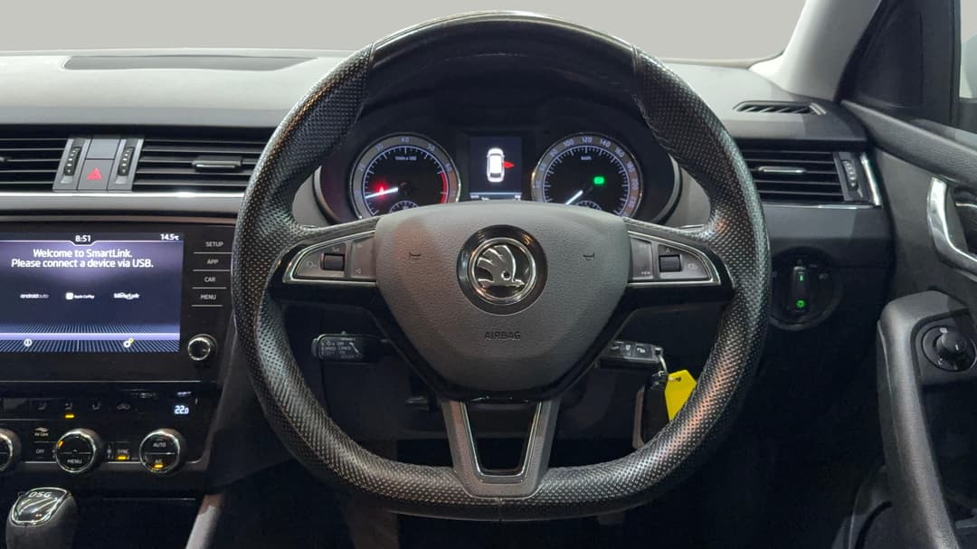 2018 SKODA Octavia 110 Tsi, Automatic, 155780 km, Steering Wheel Close-up