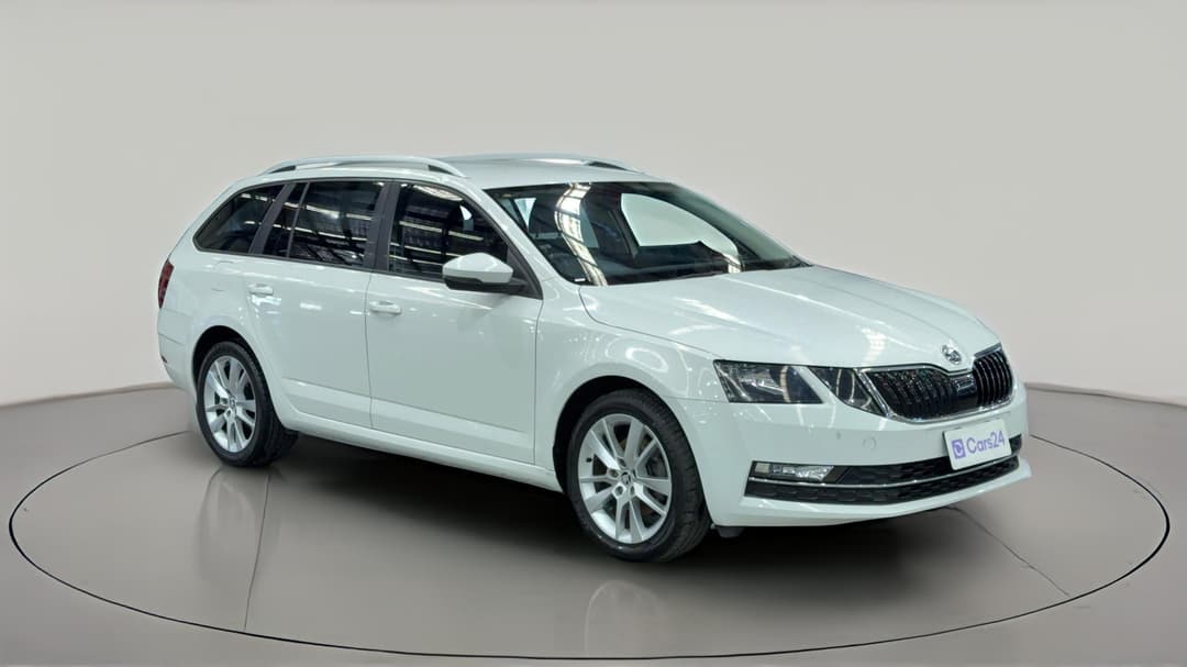 2018 SKODA Octavia 110 Tsi, Automatic, 155780 km, Right Front Diagonal (45- Degree) View