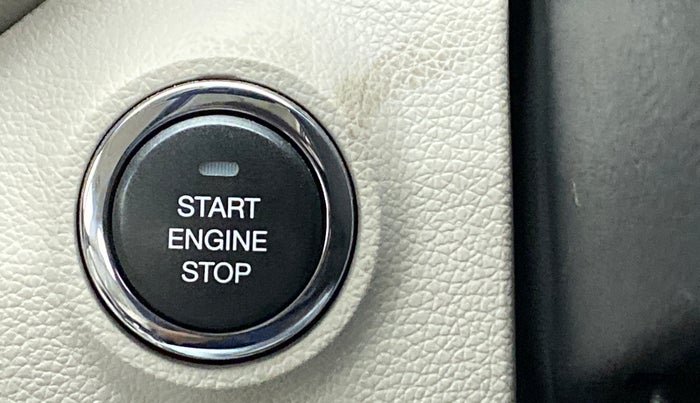 2019 Mahindra XUV300 W8 (O) 1.2 PETROL, Petrol, Manual, 12,180 km, Keyless Start/ Stop Button