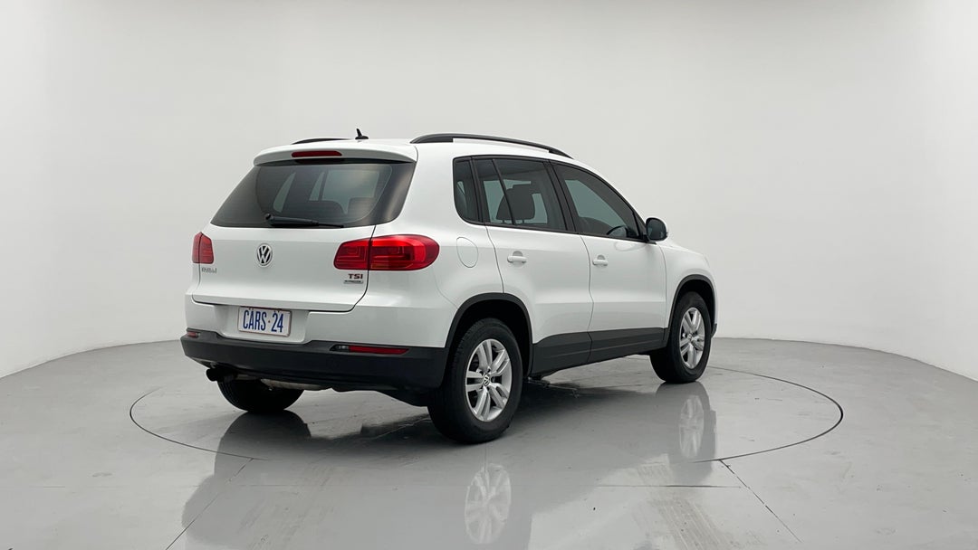 Right Back Diagonal (45- Degree) View