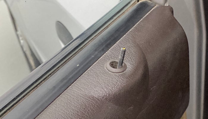 2013 Hyundai Santro Xing GL PLUS, Petrol, Manual, 77,272 km, Lock system - Door lock knob has minor damage