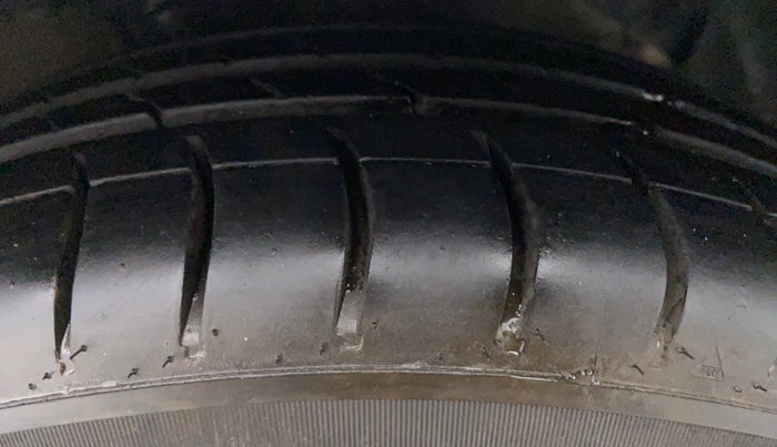 2015 Hyundai Grand i10 ASTA 1.2 VTVT, Petrol, Manual, 19,800 km, Left Front Tyre Tread