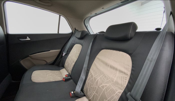 2015 Hyundai Grand i10 ASTA 1.2 VTVT, Petrol, Manual, 19,800 km, Right Side Rear Door Cabin