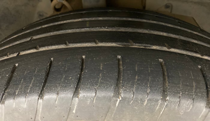 2018 Mahindra XUV500 W11 (O), Diesel, Manual, 47,339 km, Right Front Tyre Tread