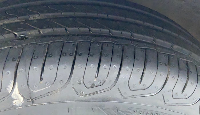 2017 Hyundai Elite i20 MAGNA EXECUTIVE 1.2, Petrol, Manual, 45,436 km, Left Front Tyre Tread