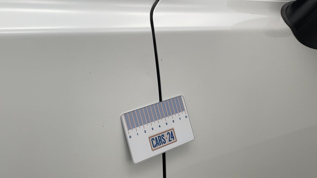 Quarter Panel Front LHS Guard Dent