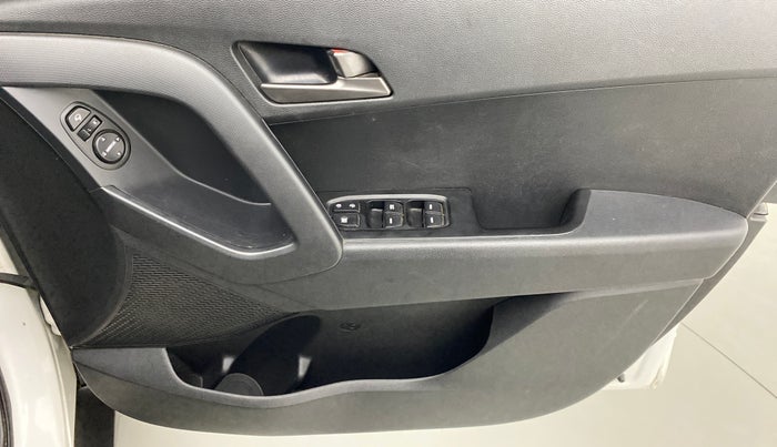 2016 Hyundai Creta 1.6 SX PLUS VTVT ANNIVERSARY EDITION, Petrol, Manual, 51,083 km, Driver Side Door Panels Control