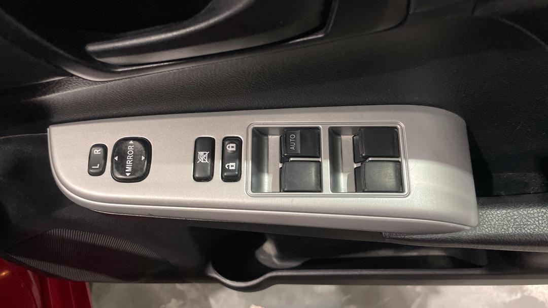 2017 Toyota Camry Altise, Automatic, 116388 km, Drivers Side Door Panel Controls