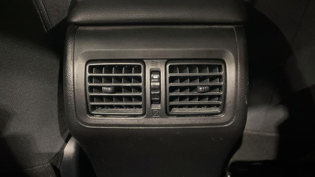 2017 Toyota Camry Altise, Automatic, 116388 km, Rear A/C Vent