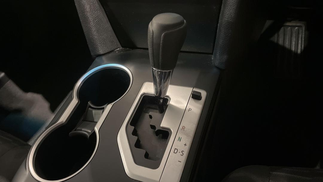 2017 Toyota Camry Altise, Automatic, 116388 km, Gear Lever 