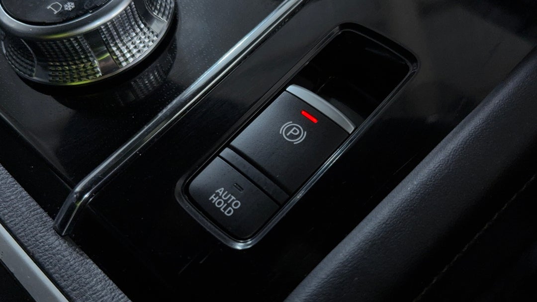 2023 Mitsubishi Outlander Ls Black Edition 7 Seat (2WD), Automatic, 24126 km, Handbrake