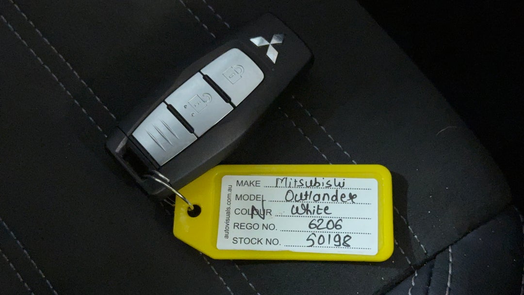 2023 Mitsubishi Outlander Ls Black Edition 7 Seat (2WD), Automatic, 24126 km, Key Close-up